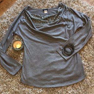 Venus Brand long sleeve top w/ beautiful sparkles!